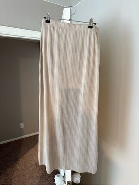 Mod Ref Cream Pleated Maxi Skirt